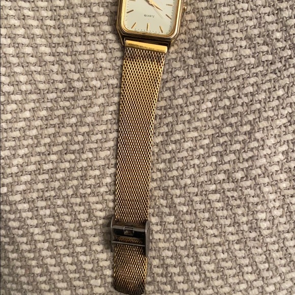 Signet Quartz Watch - Picture 3 of 5